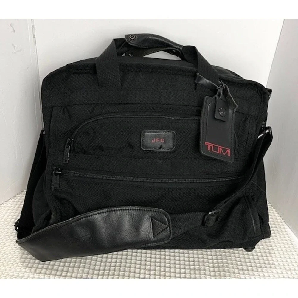 TUMI laptop Briefcase Style 223D3 Nylon Black Travel Career Business‎